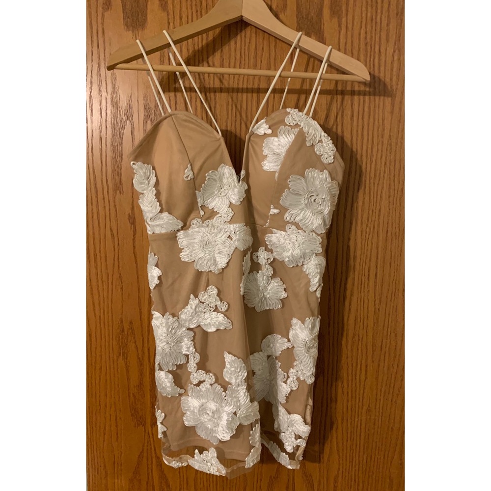 NWT Tan & White Mini Dress
